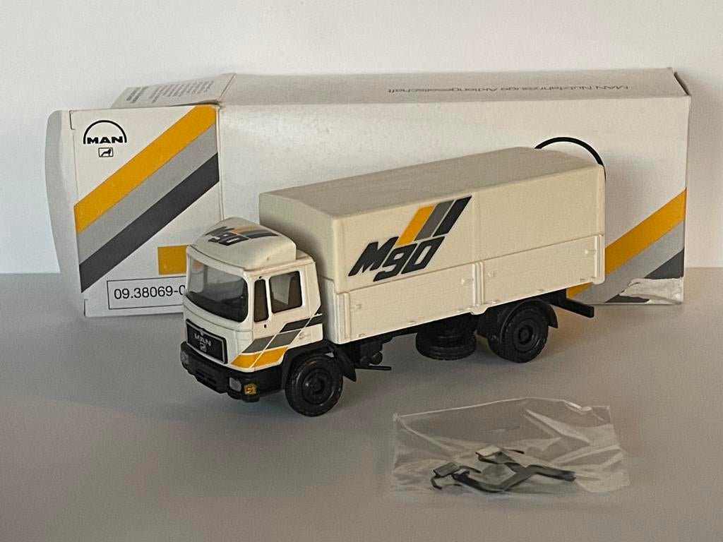 CONRAD MAN M90 huifbakwagen 1:50, Hobby en Vrije tijd, Ophalen, Zo goed als nieuw, Bus of Vrachtwagen, Conrad