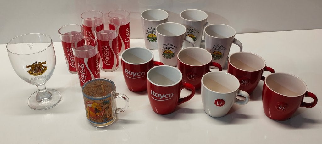 Set vintage reclameglazen en bekers., Ophalen, Nieuw, Overige typen