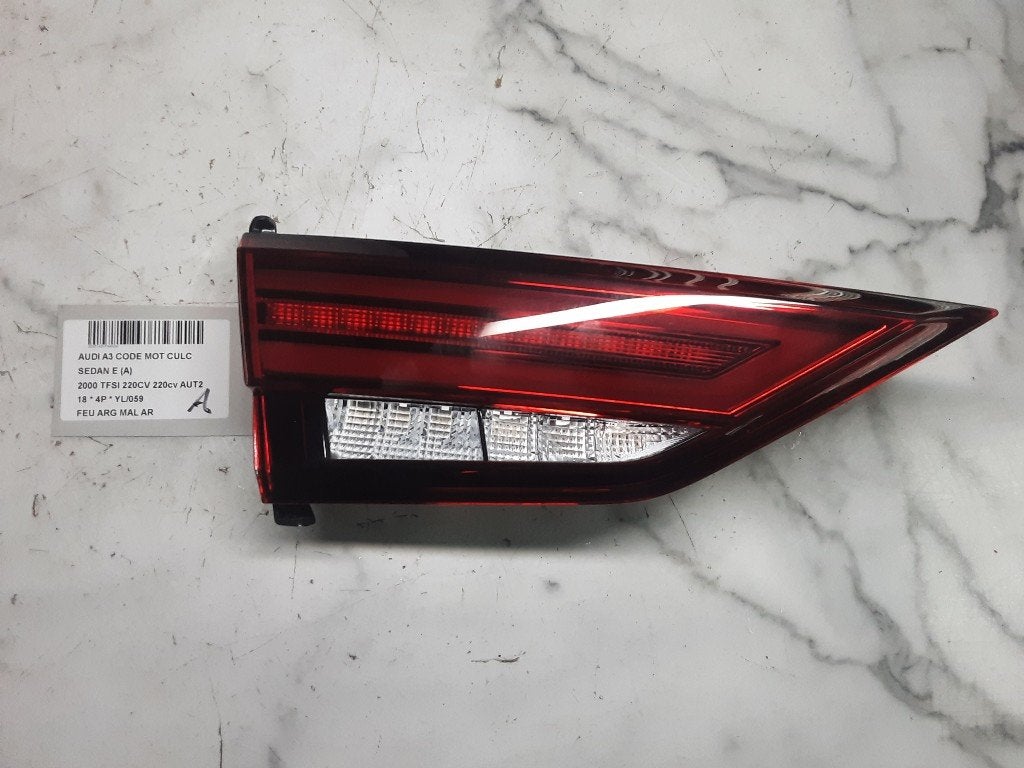 ACHTERLICHT LINKS ACHTERKLEP Audi A3 Limousine (8VS / 8VM), Gebruikt, Mevr. I. Hauben, Audi, Rue de l'Espoir 34 34
4030  GRIVEGNÉE, BE