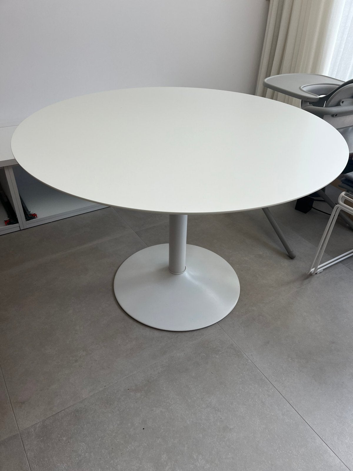Witte ronde eettafel, Huis en Inrichting, Tafels | Statafels, Ophalen, Zo goed als nieuw