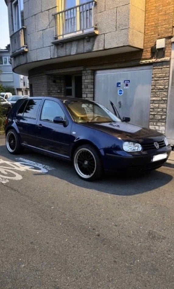 Golf 1.4 essence, 4 cilinders, Blauw, 5 deurs, 14 cc