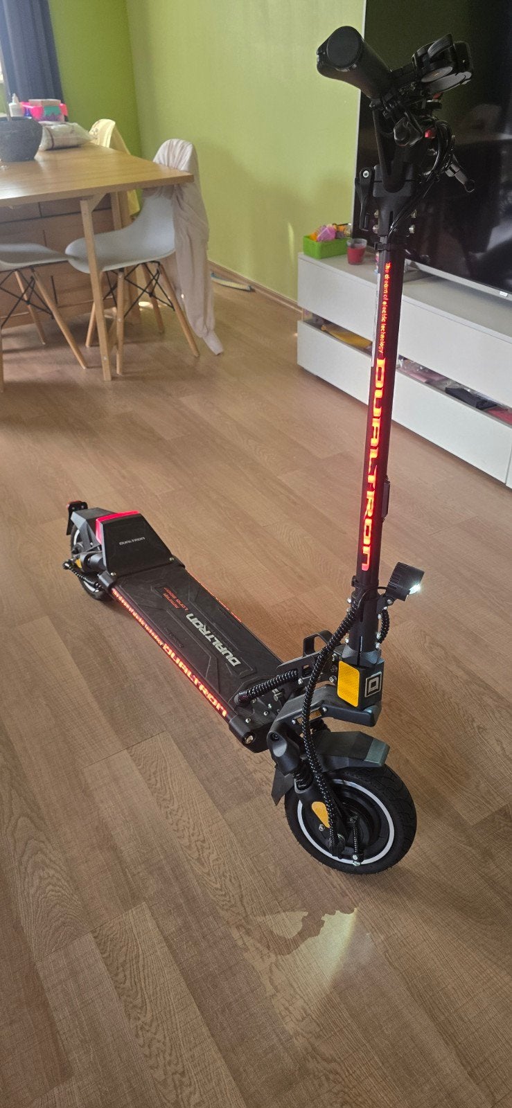 DUALTRON AMINIA LONG BODY DUAL MOTOR 2900W, Fietsen en Brommers, Ophalen, Zo goed als nieuw, Elektrische step (E-scooter), Dualtron