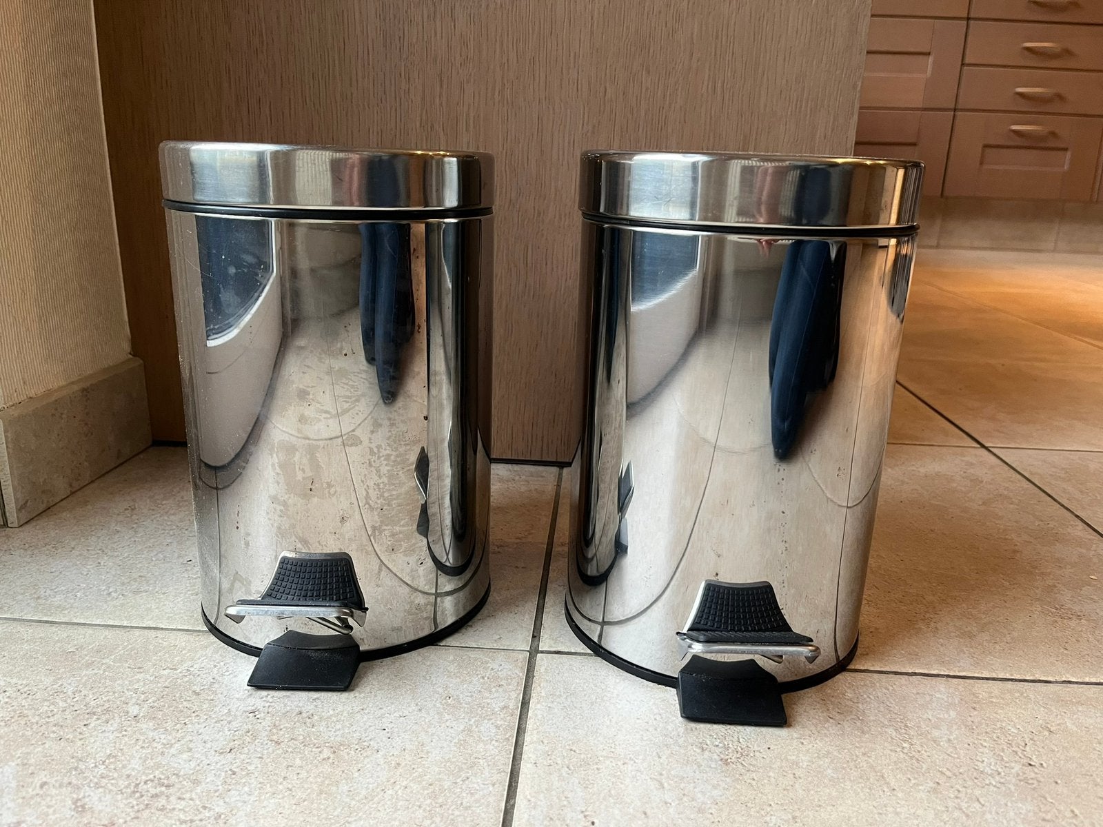 2 pedaalemmers( badkamer/toilet),3 l, Ophalen
