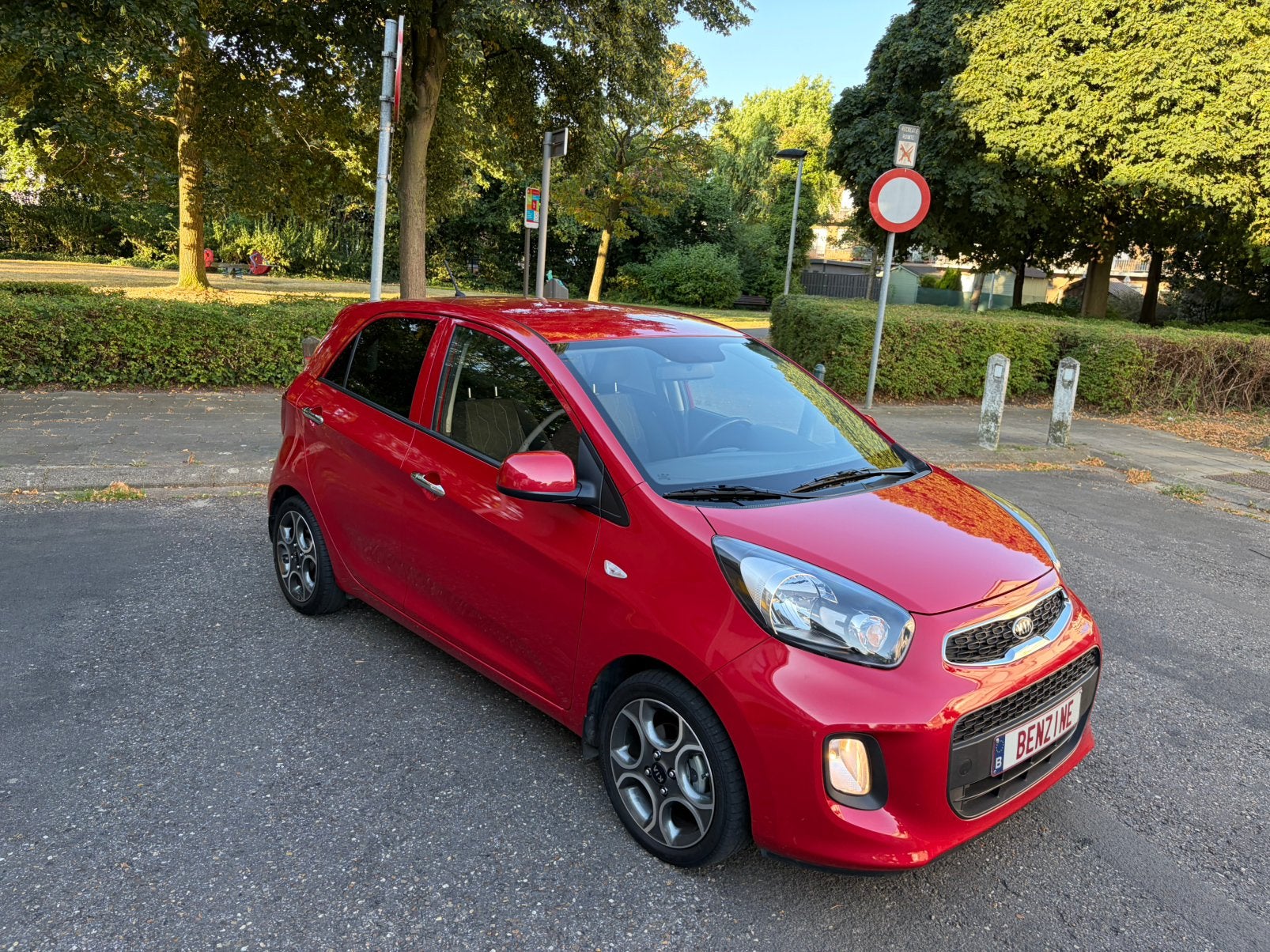Kia Picanto 1.0 benz 24900 km airco garantie, Autos, Rouge, Essai à domicile, Achat, Euro 6