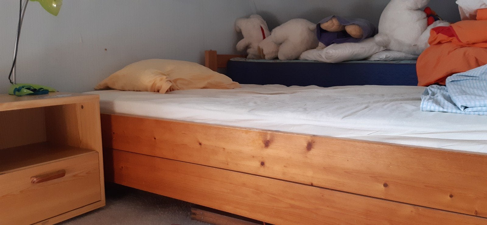 Eenpersoonsbed in grenen.! Weg wegens verhuis, Huis en Inrichting, Slaapkamer | Bedden, Ophalen