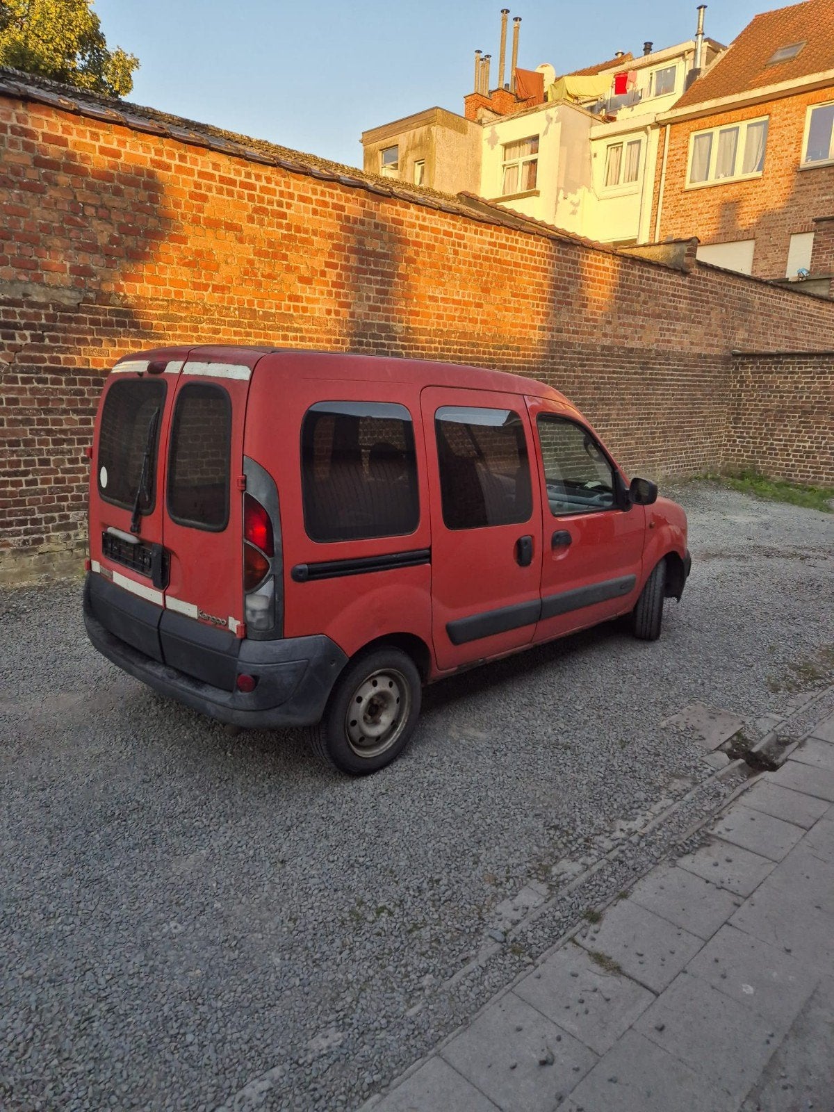 Renault Kangoo camionnette 1.5 dci roule très bien PRIX FIX, Autos, Rouge, Achat, 4 portes, 48 kW