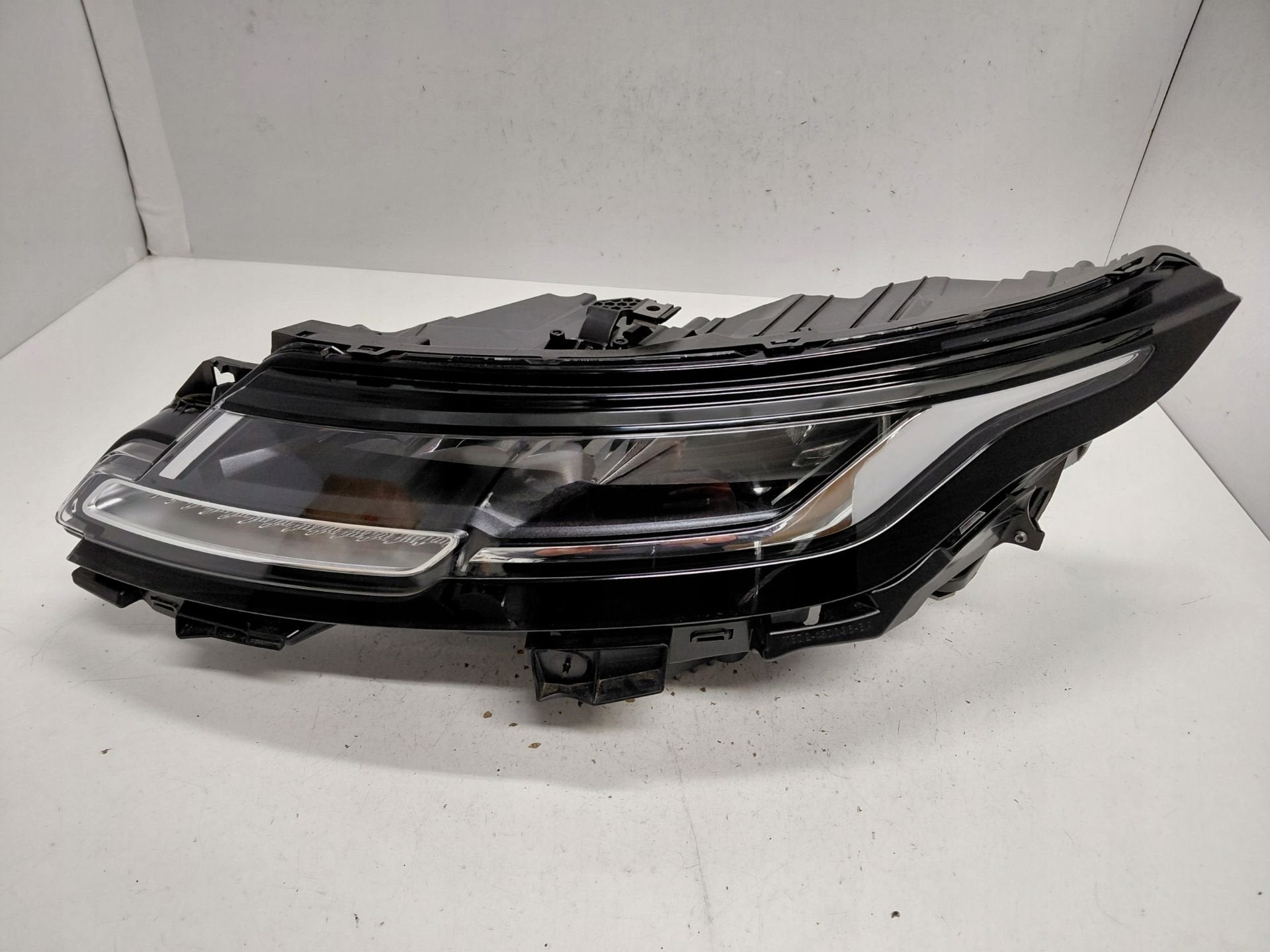 Range Rover Evoque II Koplamp Links Range, Dpoffice@jaguarlandrover.com, Abbey Road, Whitley 1
CV3 4LF  Coventry, Jaguar Land Rover Limited