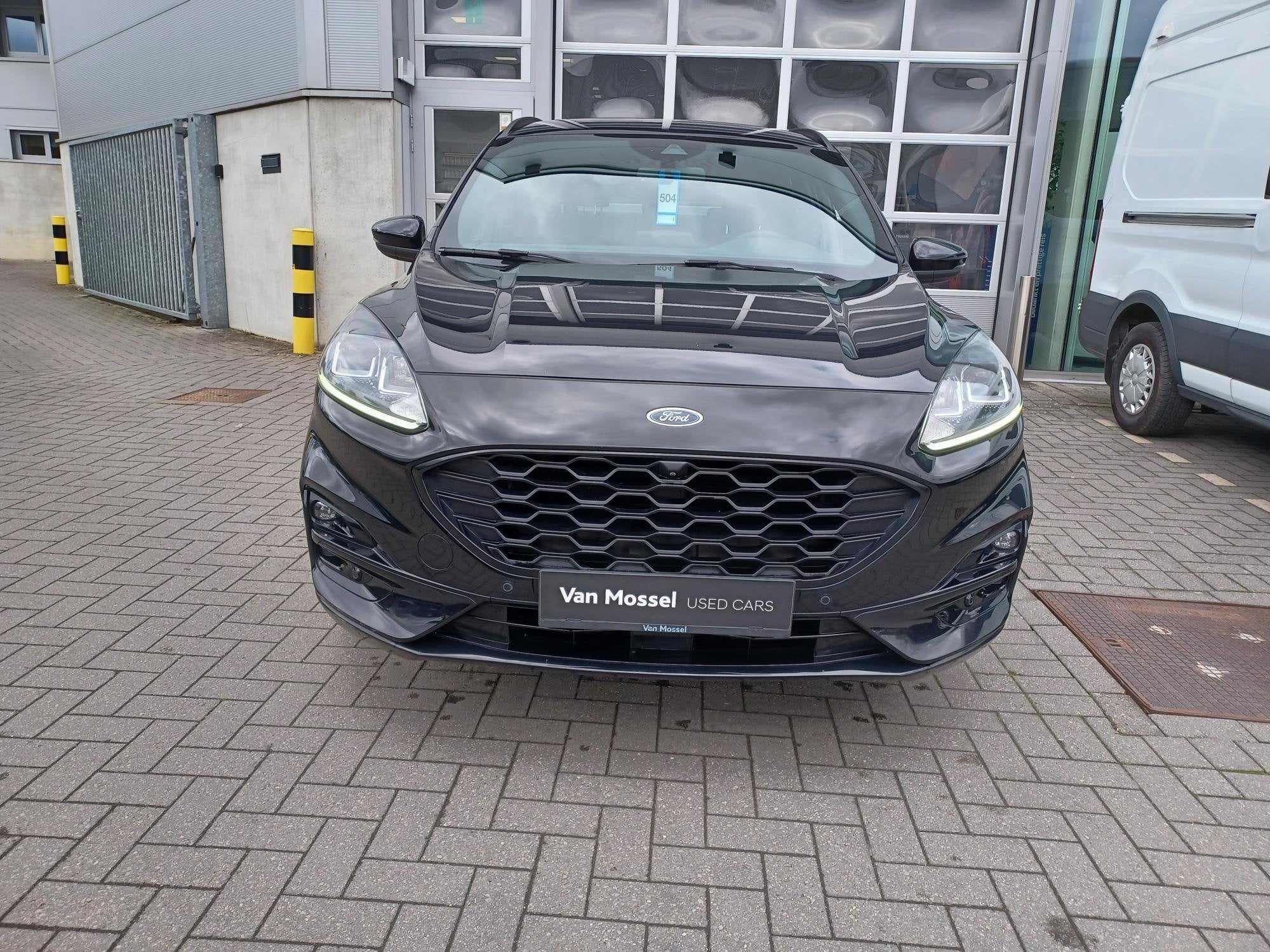 Ford Kuga 2.5i FHEV Aut. 140kW ST-Line, https://public.car-pass.be/vhr/a08a0d2b-d018-47da-99d8-17d1f33302fe, Stof, 4 cilinders