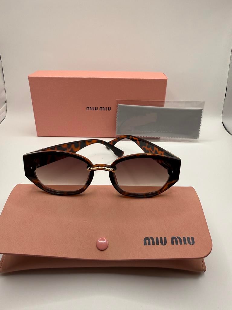 Miu Miu Zonnebril - nieuw, Ophalen of Verzenden, Nieuw, Overige kleuren, Zonnebril