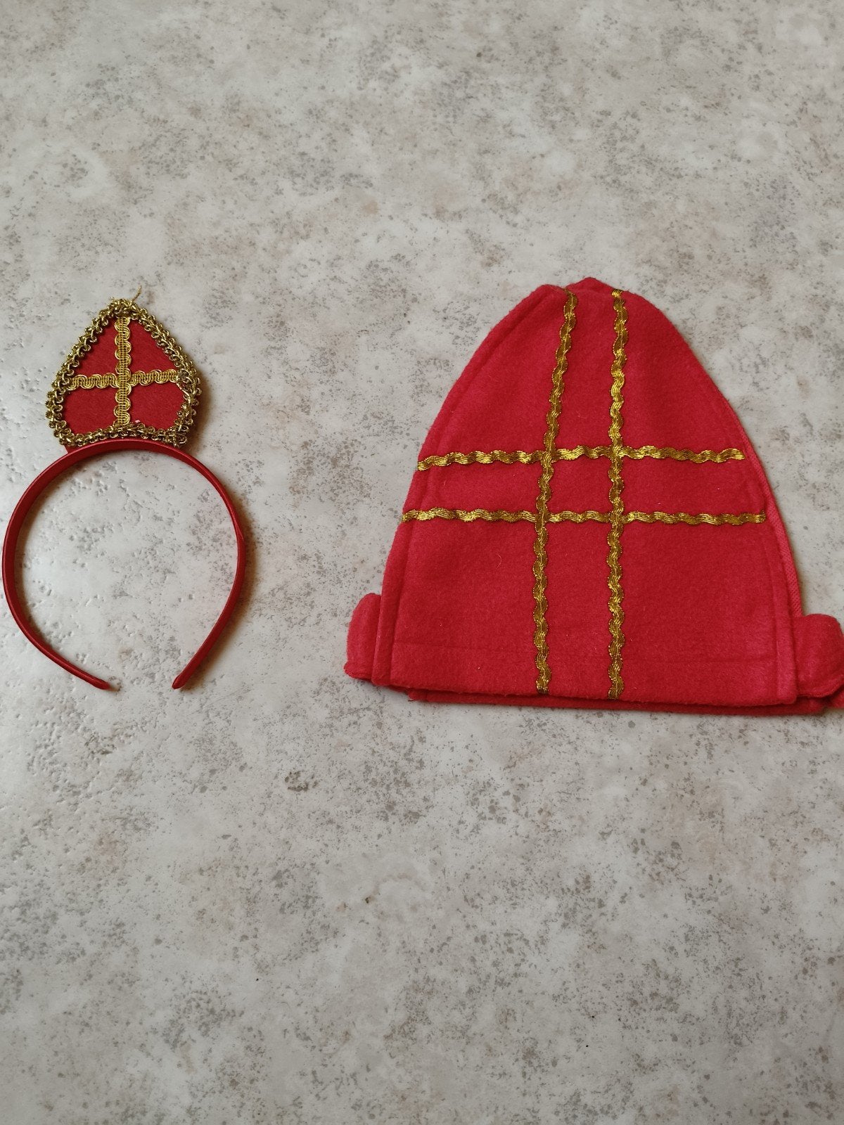 diadème, mitre, saint et mitre préscolaire, Divers, Enlèvement