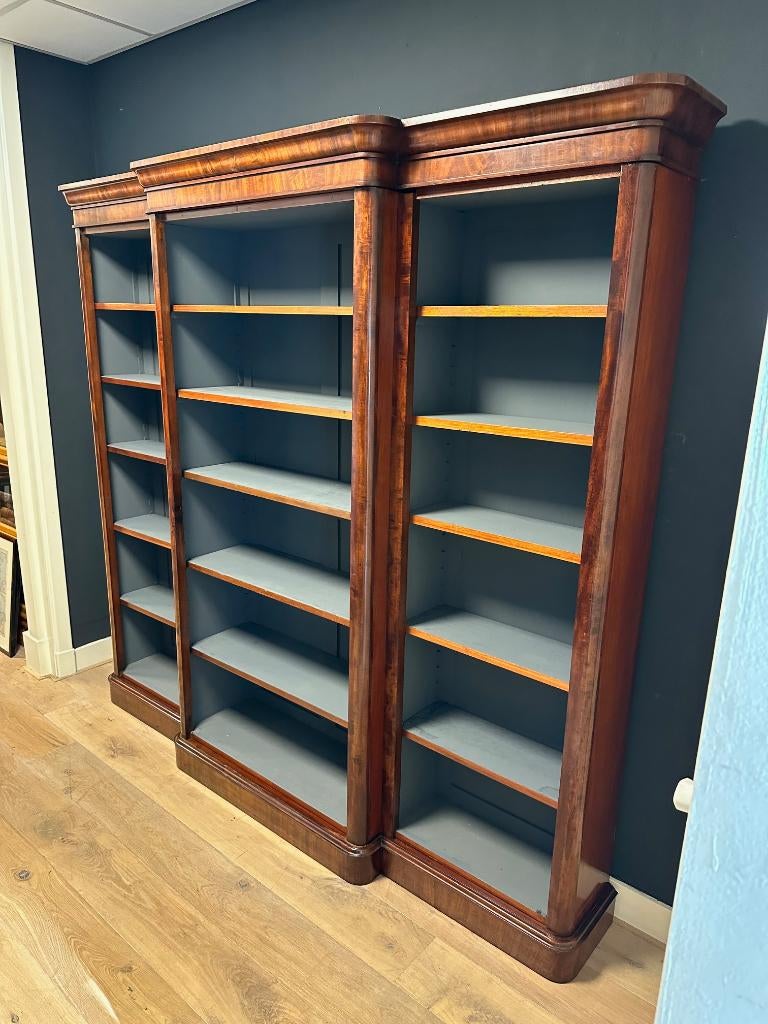 Antieke open boekenkast, Verzenden