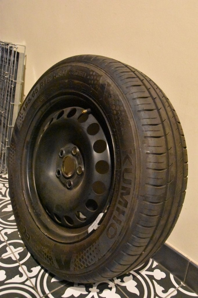autoband KUMHO Eco Wing ES31 185/65 R15 88H 1522, Auto-onderdelen, Banden en Velgen, Ophalen, 15 inch, Nieuw, 185 mm