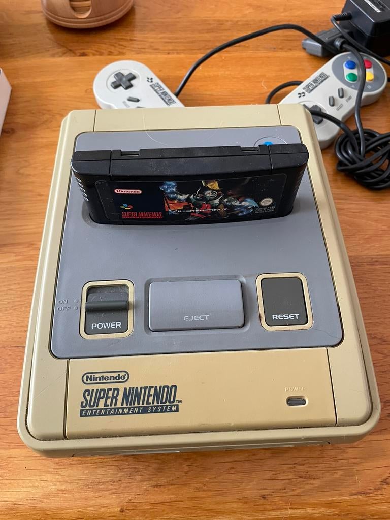 Super nintendo snsp-001a-(frg), Games en Spelcomputers, Spelcomputers | Nintendo Super NES, Ophalen of Verzenden, Gebruikt