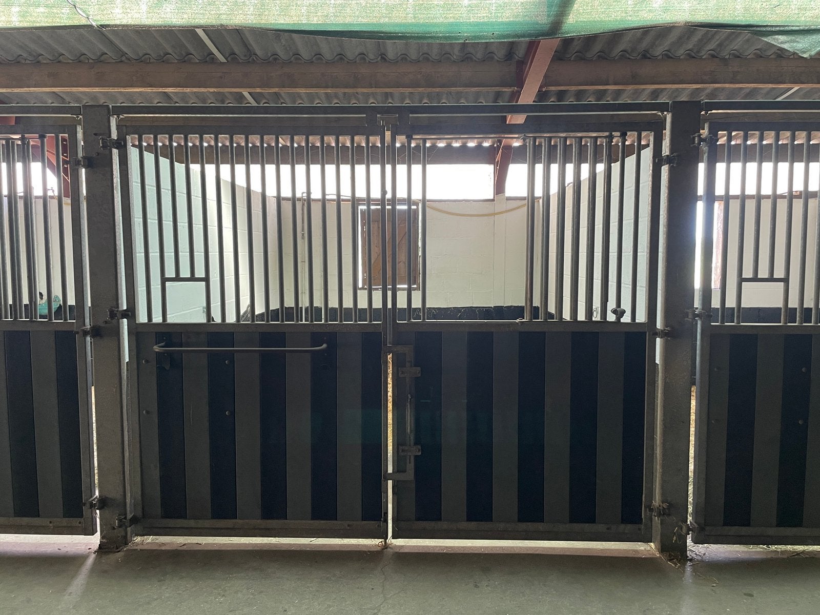 Facade de box, Animaux & Accessoires, 2 ou 3 chevaux ou poneys