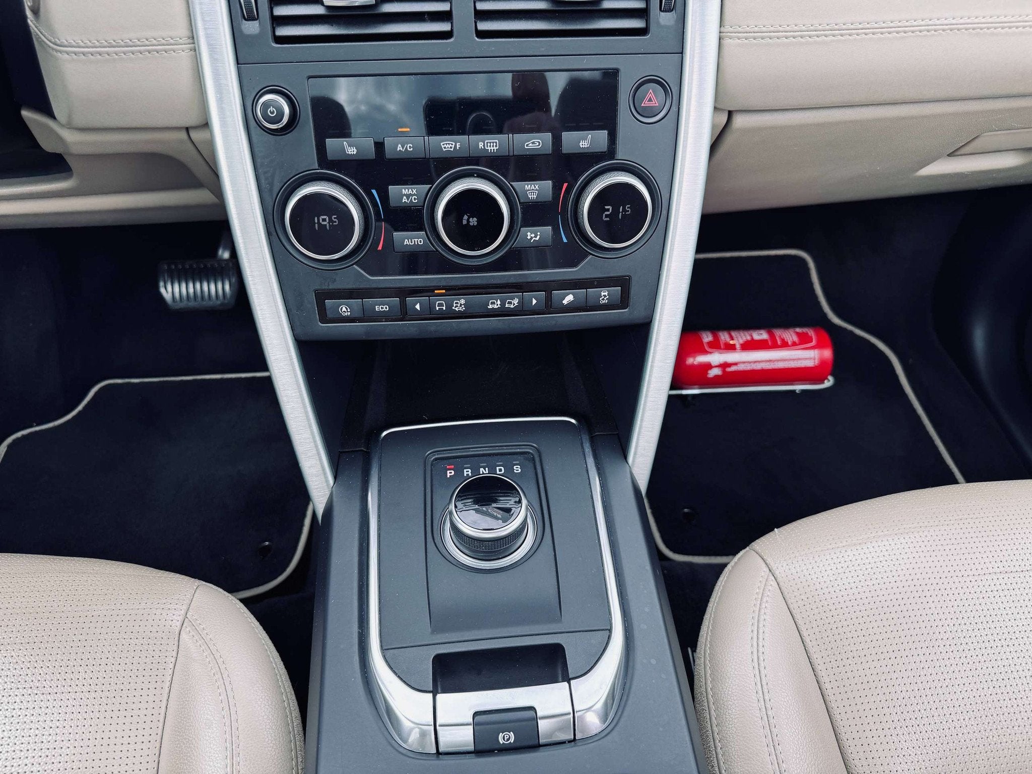 Land Rover Discovery Sport Discovery Sport 2.0 TD4 Automatiq, Cuir, Argent ou Gris, Achat, Entreprise