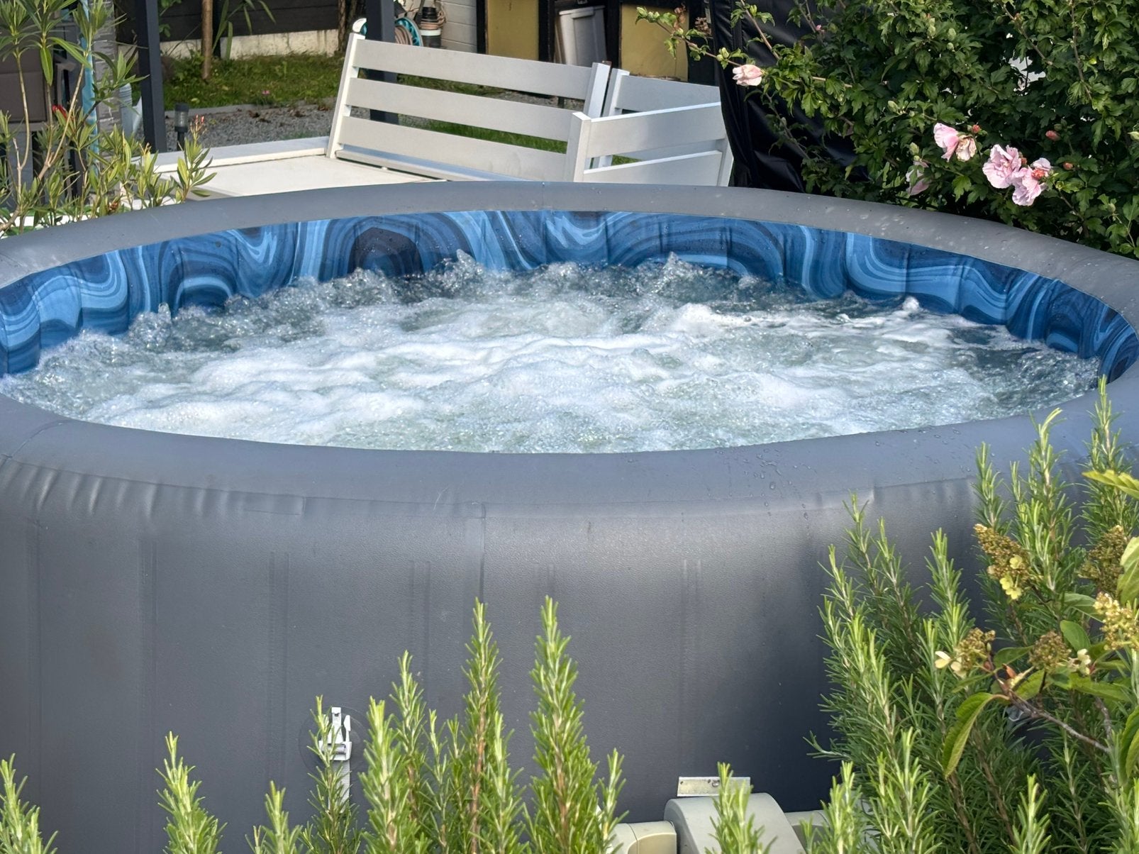Lay-Z Spa hydrojets Santorini-6/8 pers+ accessoires!, Jardin & Terrasse, Enlèvement, Comme neuf, Filtre, Gonflable