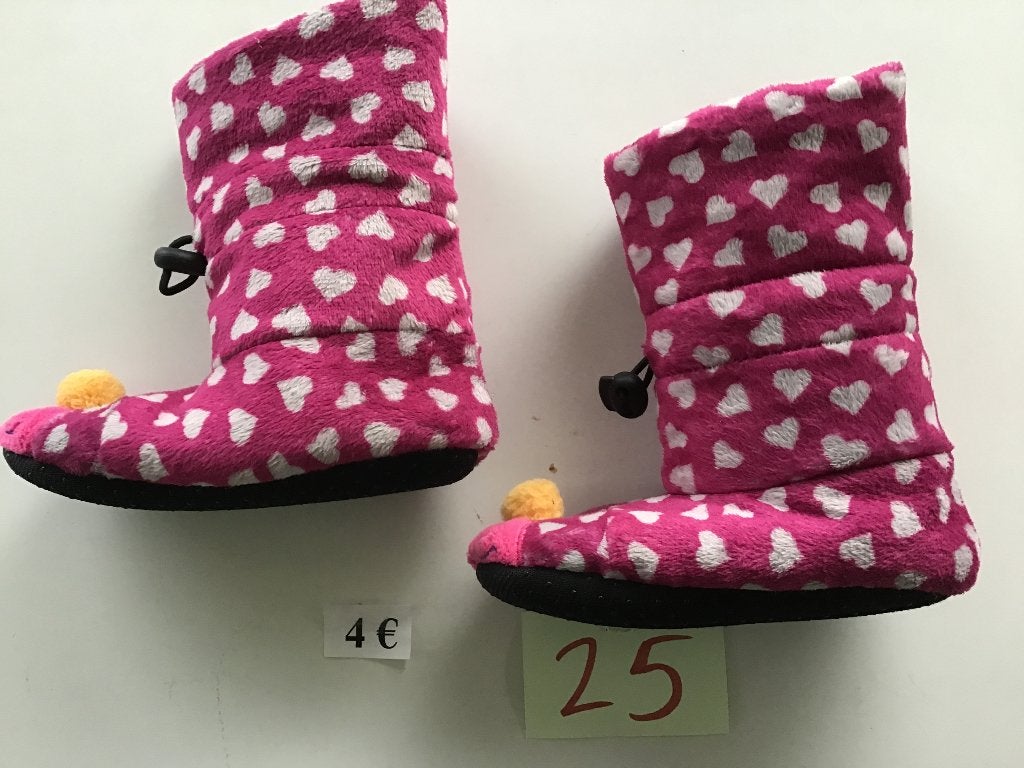 1 paire de chaussons pour enfants taille 25, Enfants & Bébés, Enlèvement ou Envoi, Comme neuf