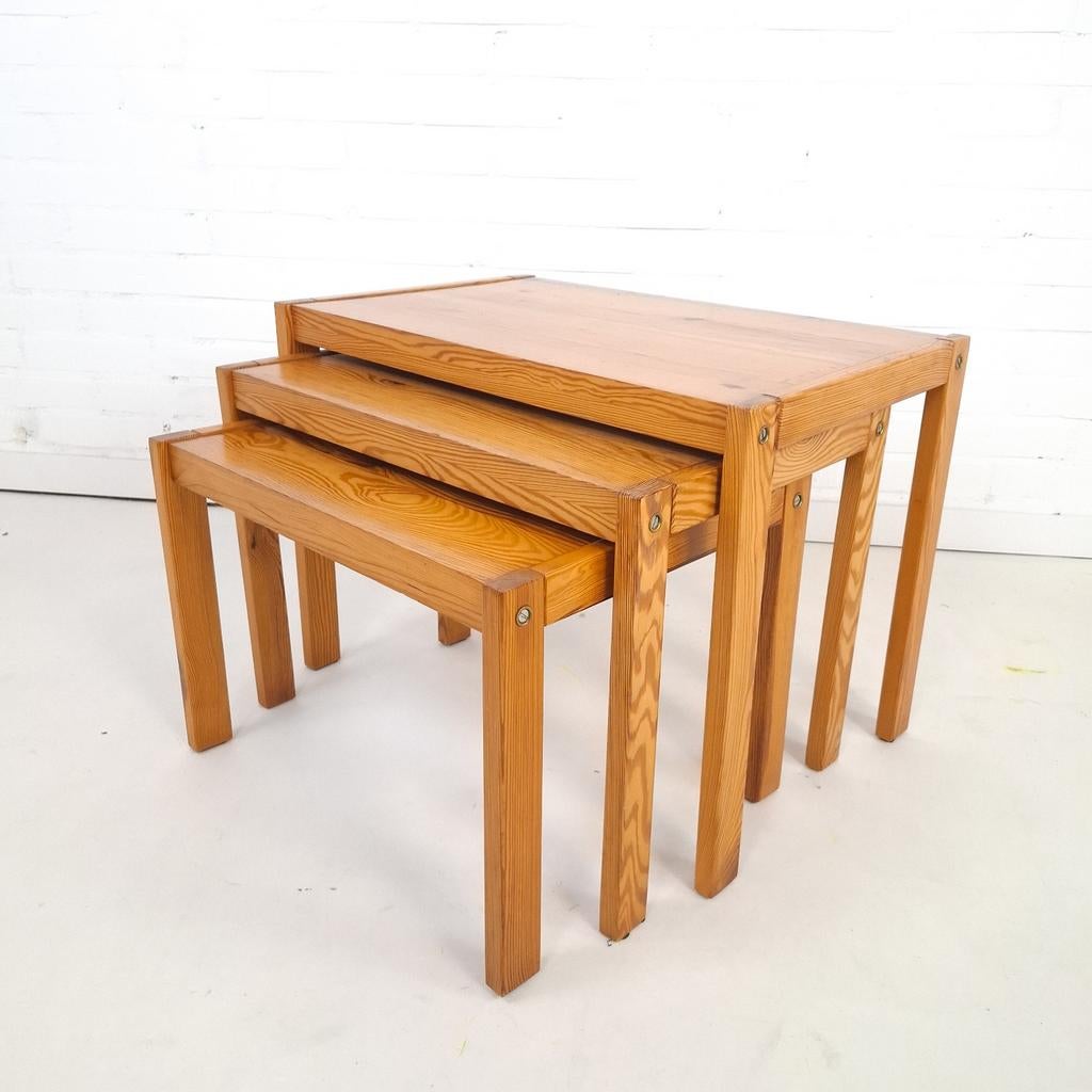 Vintage mimiset bijzettafels grenenhout jaren 70, Ophalen of Verzenden