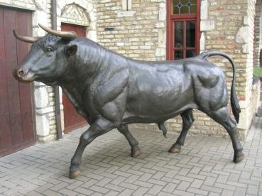 Stier in brons, Ophalen