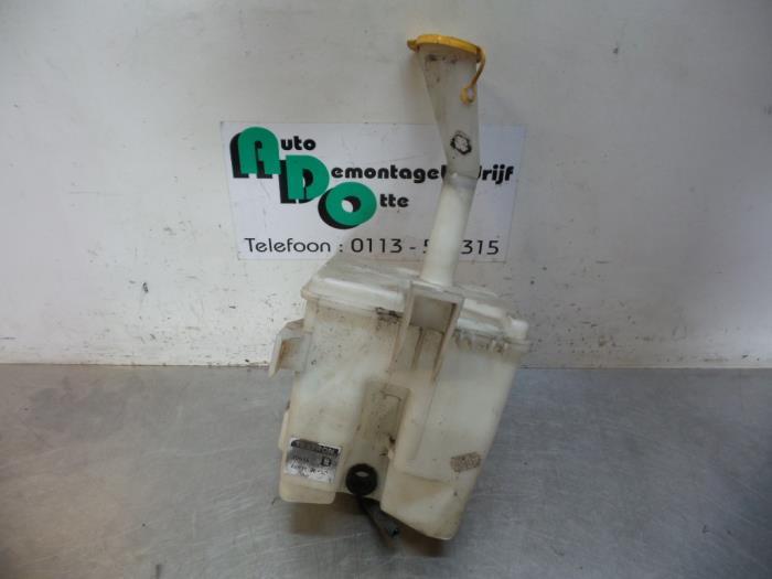 Réservoir lave-glace avant d'un Nissan Primera (Primera W99, -, Utilisé, -, Nissan