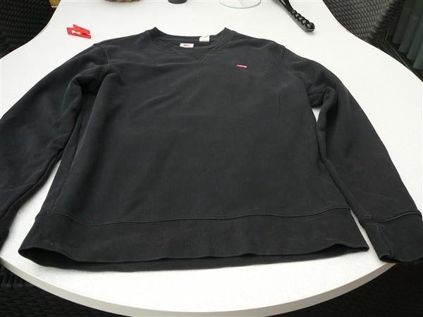 Mooie trui Levis S, Ophalen, Zwart, Levis, Gedragen