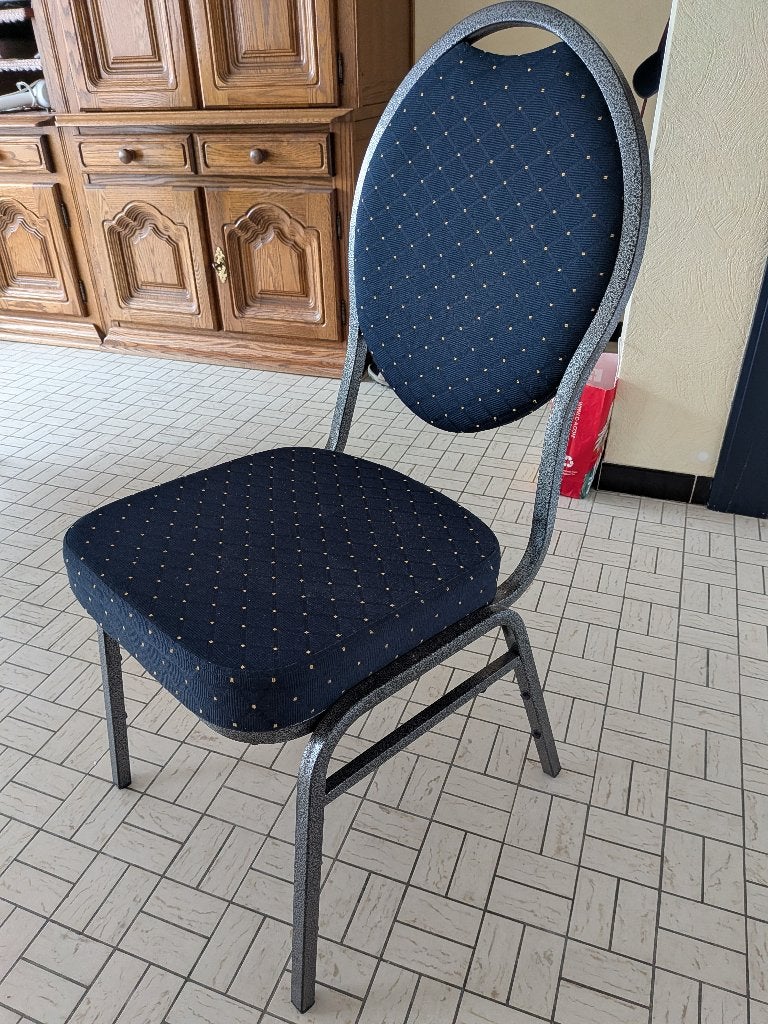 Te koop 4 prachtige eetkamer- of keukenstoelen, Ophalen, Blauw, Zo goed als nieuw, Vier