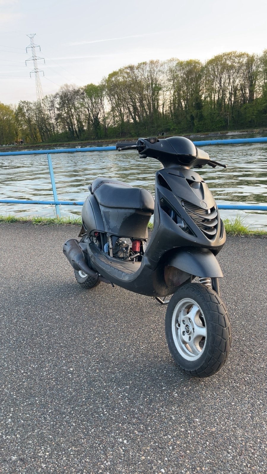 Piaggio zip 125cc lc, Fietsen en Brommers, Scooters | Piaggio, Zo goed als nieuw, Zip, Tweetakt, Ophalen