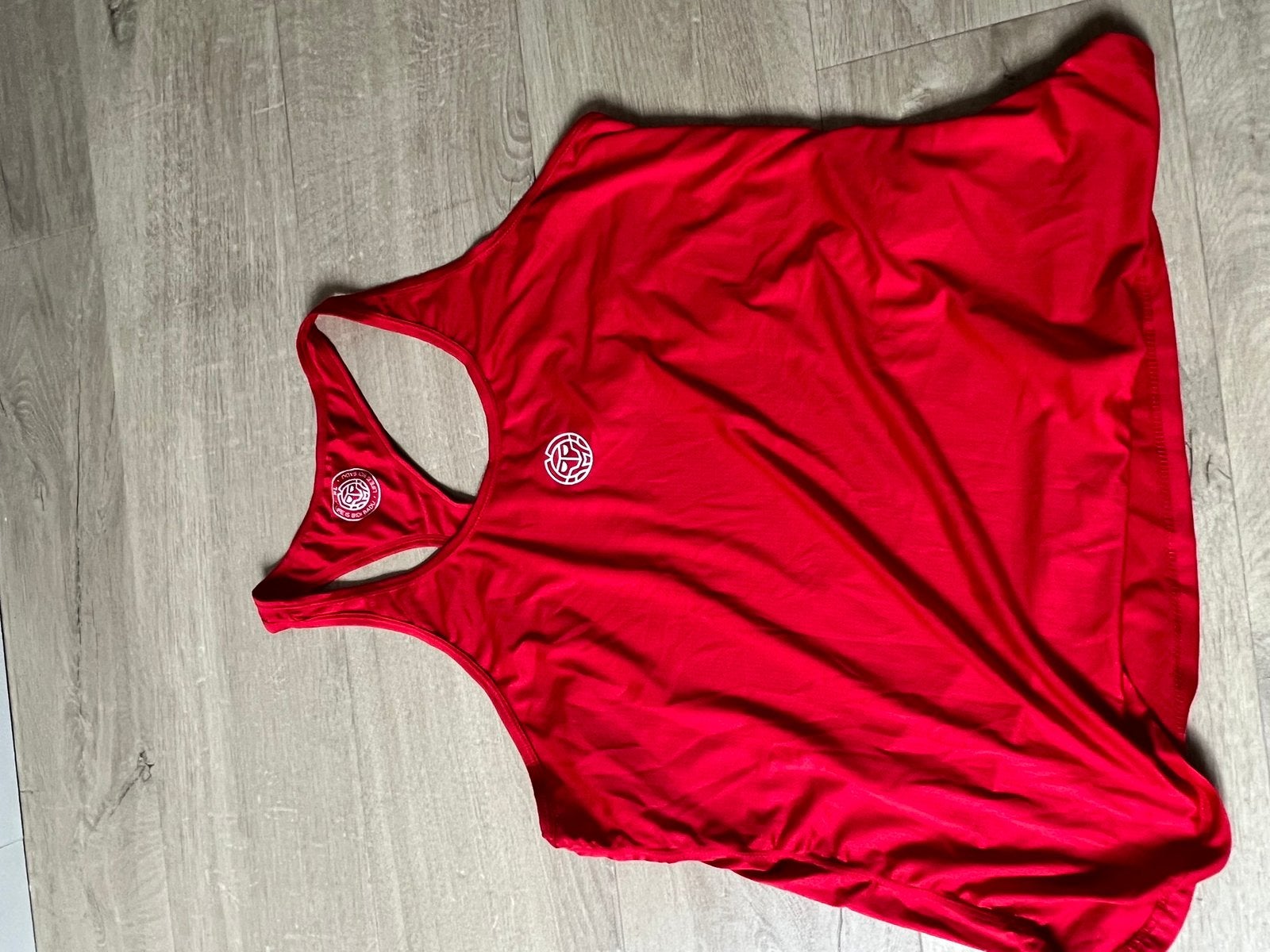 Haut de sport Bidi Badu pour femme XL rouge padel, Vêtements | Femmes, Vêtements de sport, Enlèvement ou Envoi, Comme neuf, Taille 46/48 (XL) ou plus grande