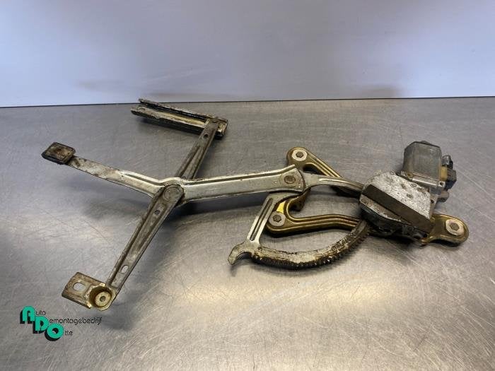 Ruitmechaniek 4Deurs rechts-voor van een Mercedes 200 - 500, Gebruikt, -, Ophalen of Verzenden, -