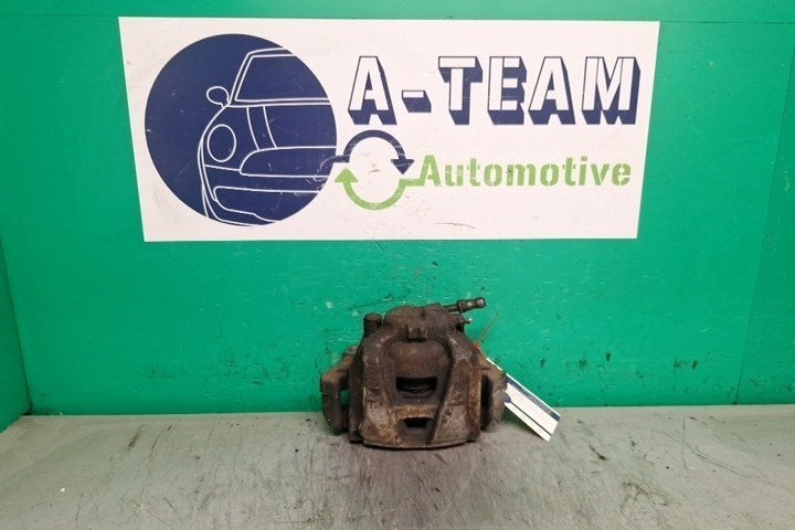 ETRIER DE FREIN AVANT DROIT Audi A4 Avant (B8), Auto-Union-Straße  1,
85057  Ingolstadt, DE, Info@audi.de, Audi, Utilisé