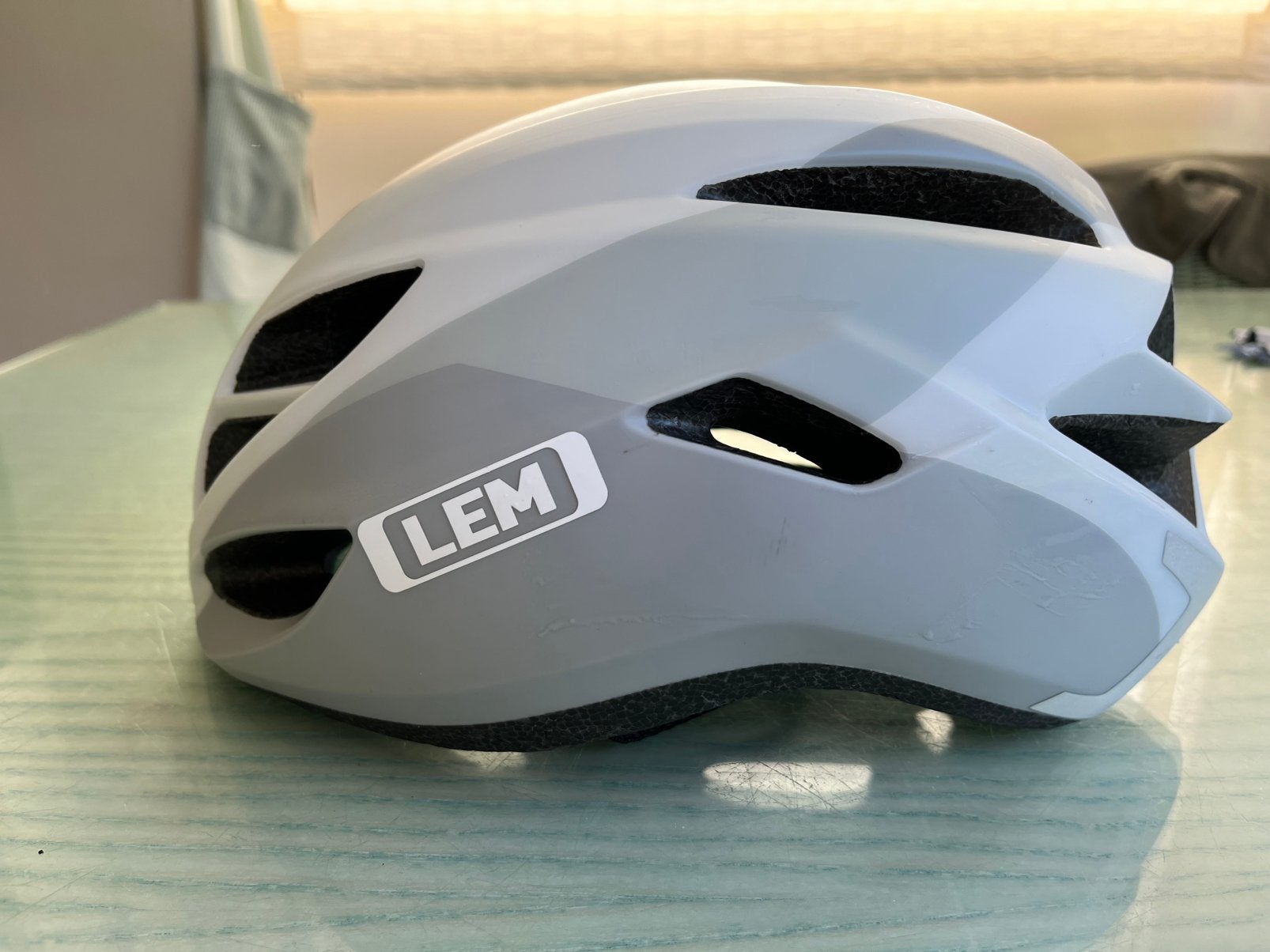 Fietshelm Lem volata, Fietsen en Brommers, Ophalen, Zo goed als nieuw