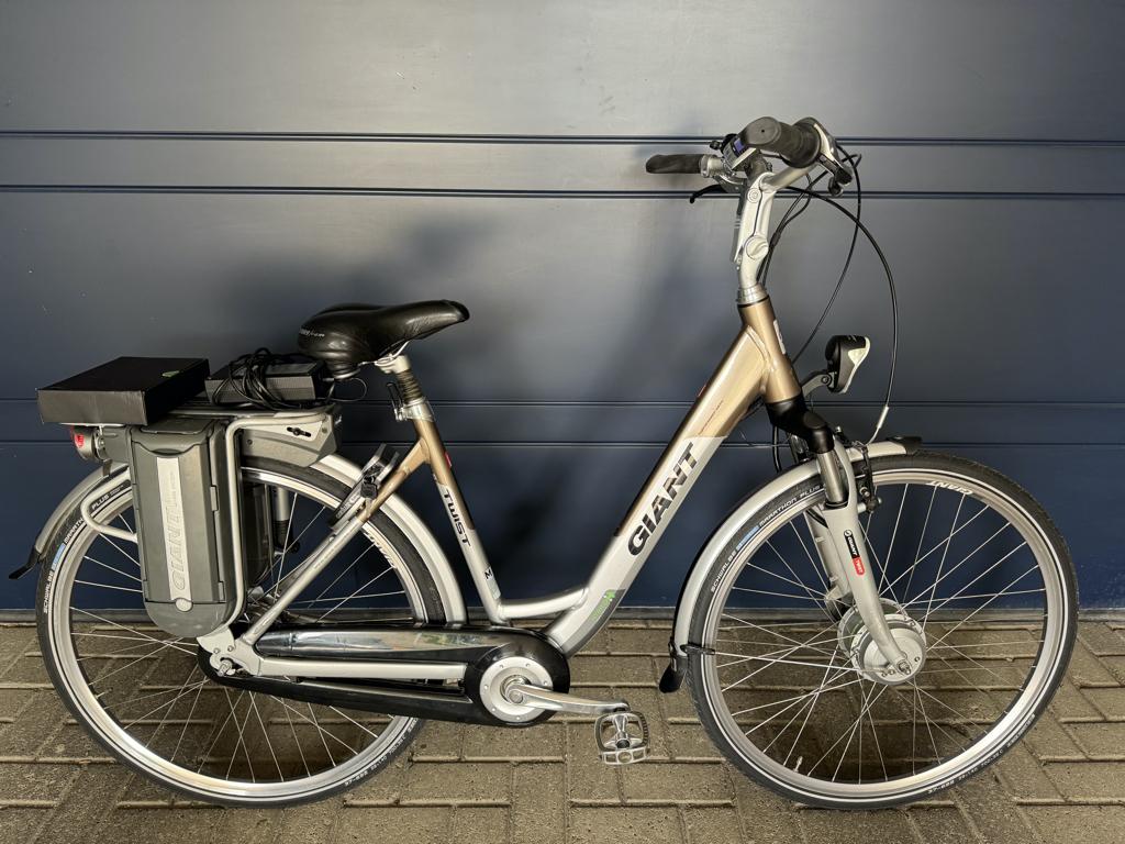 Giant elektrische fiets met twee accu’s | maat M, Ophalen, Gebruikt, Giant, 47 tot 51 cm