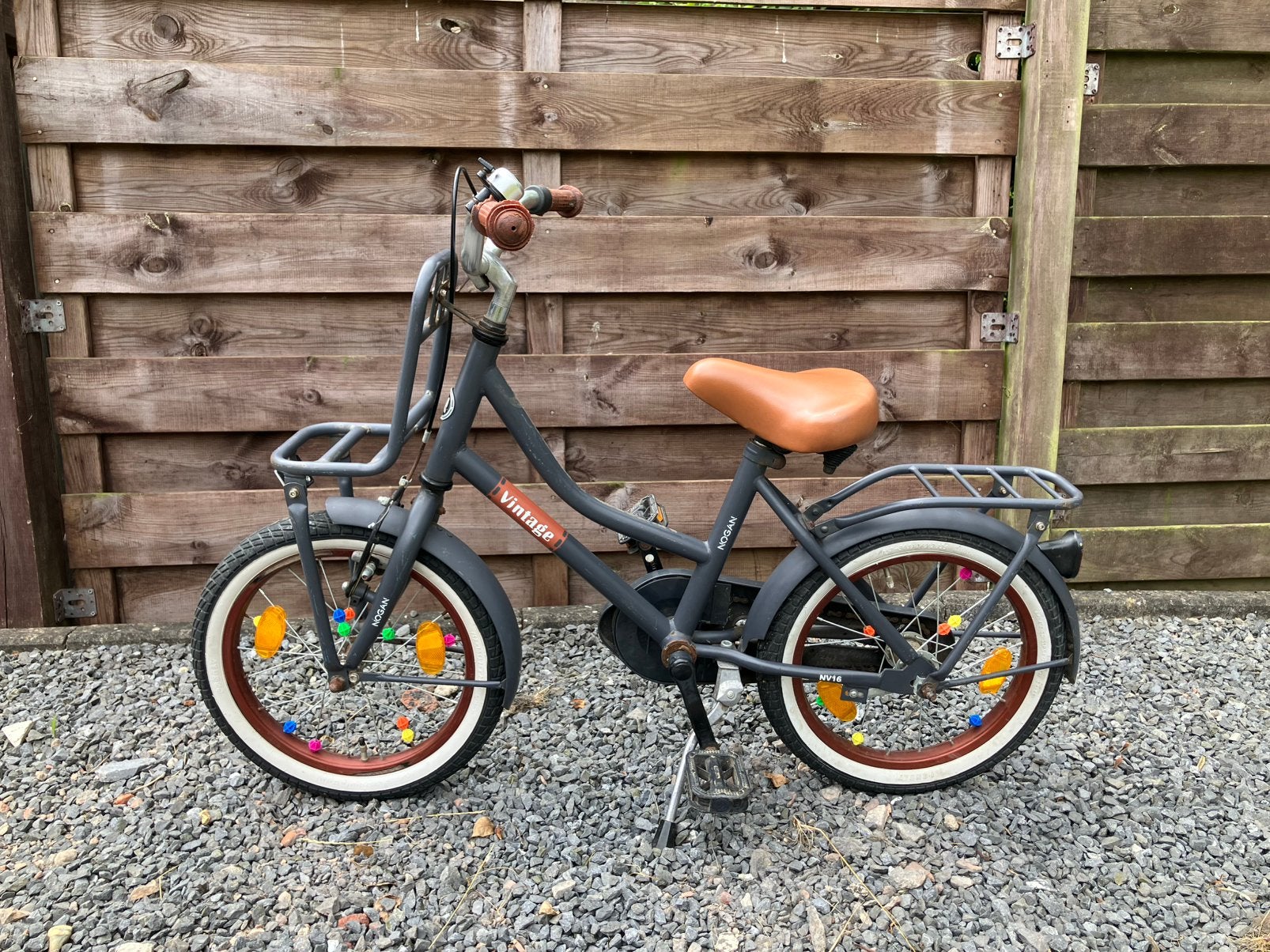 Donkergrijze Nogan kinderfiets 16 inch, Fietsen en Brommers, Ophalen, Gebruikt, Terugtraprem, 16 tot 20 inch