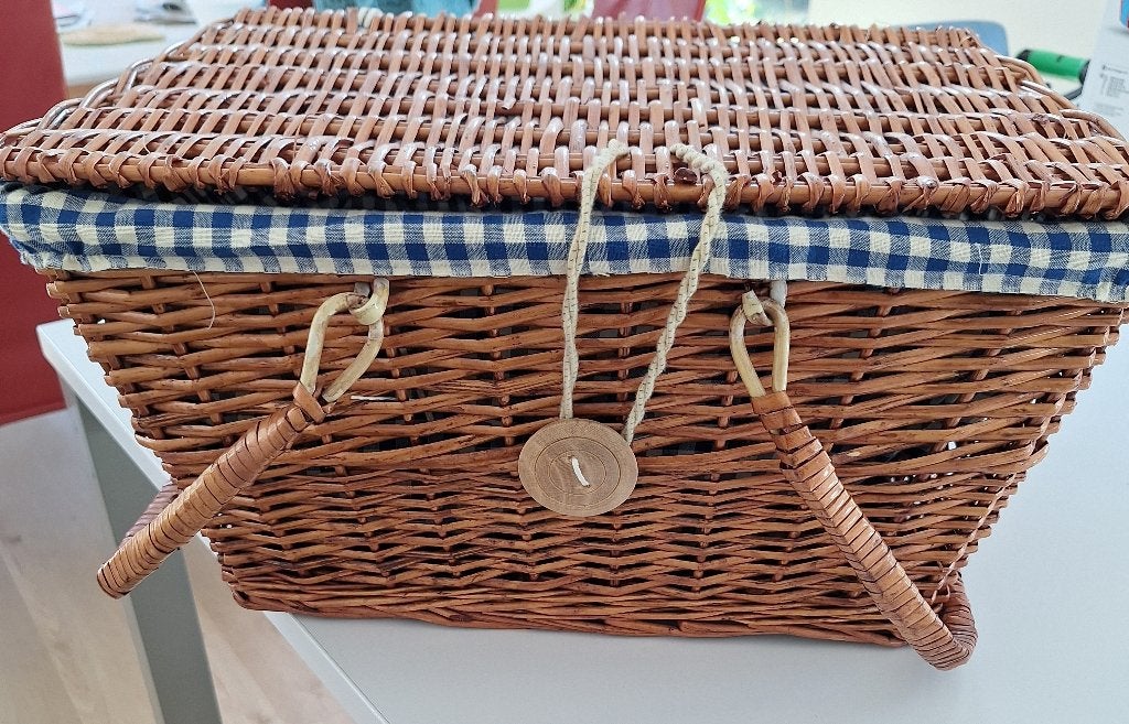 Rieten picknickmand, Hobby en Vrije tijd, Ophalen, Zo goed als nieuw