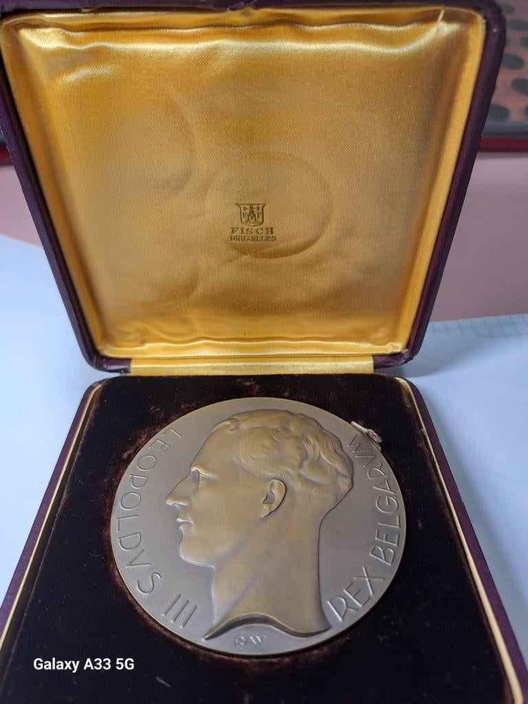 Médaille en bronze 70 mm – Léopold III de Belgique – Fisch B, Ophalen of Verzenden, Brons
