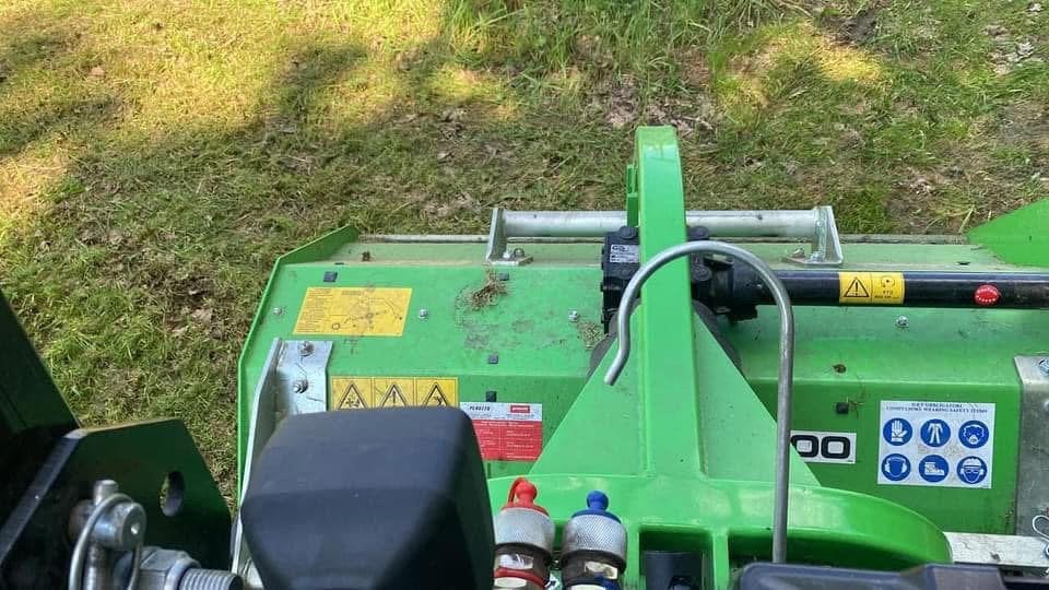 Weide klepel of frezen met minitraktor, Dieren en Toebehoren