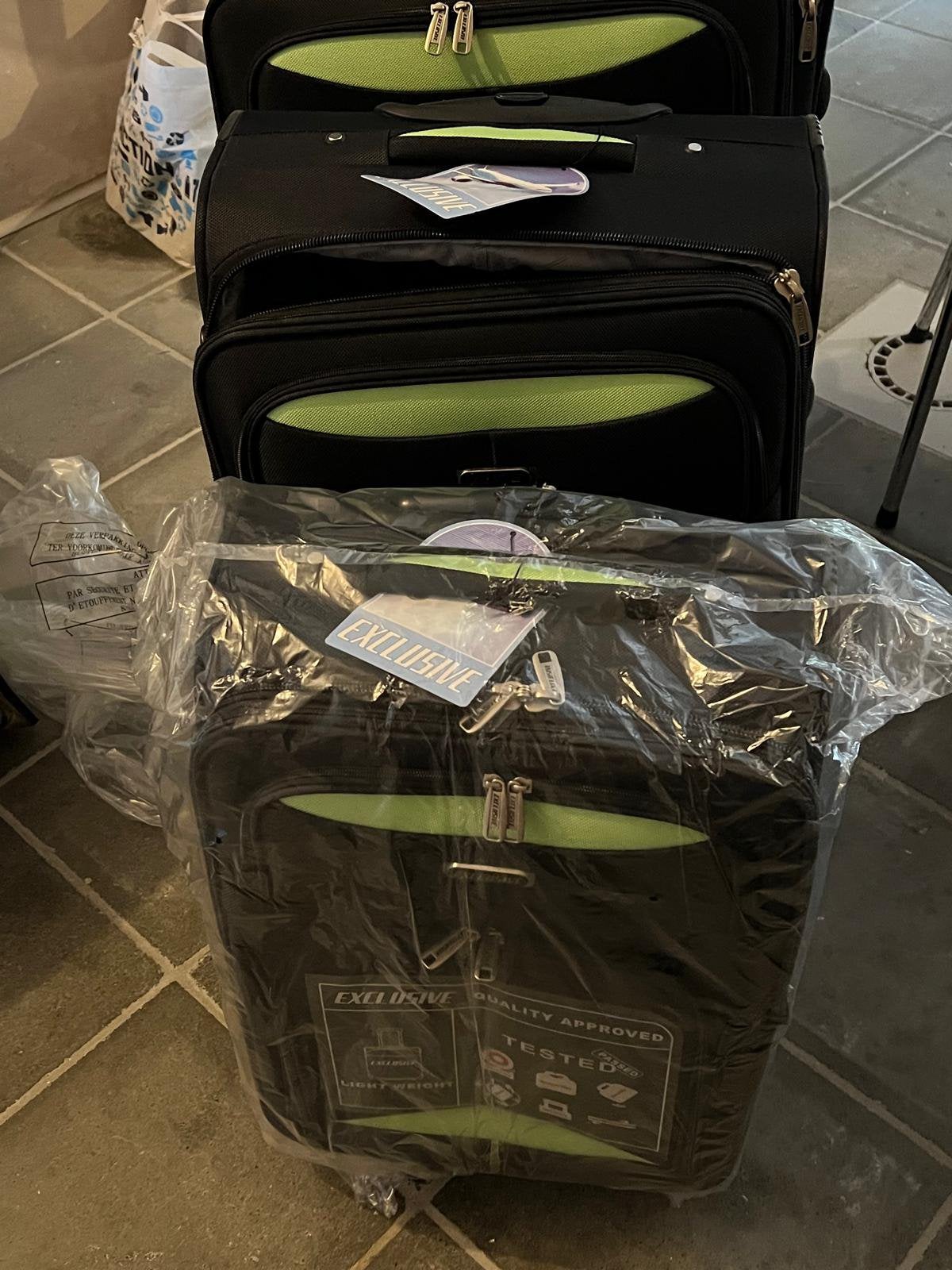 3 valises de voyage, Enlèvement, Comme neuf