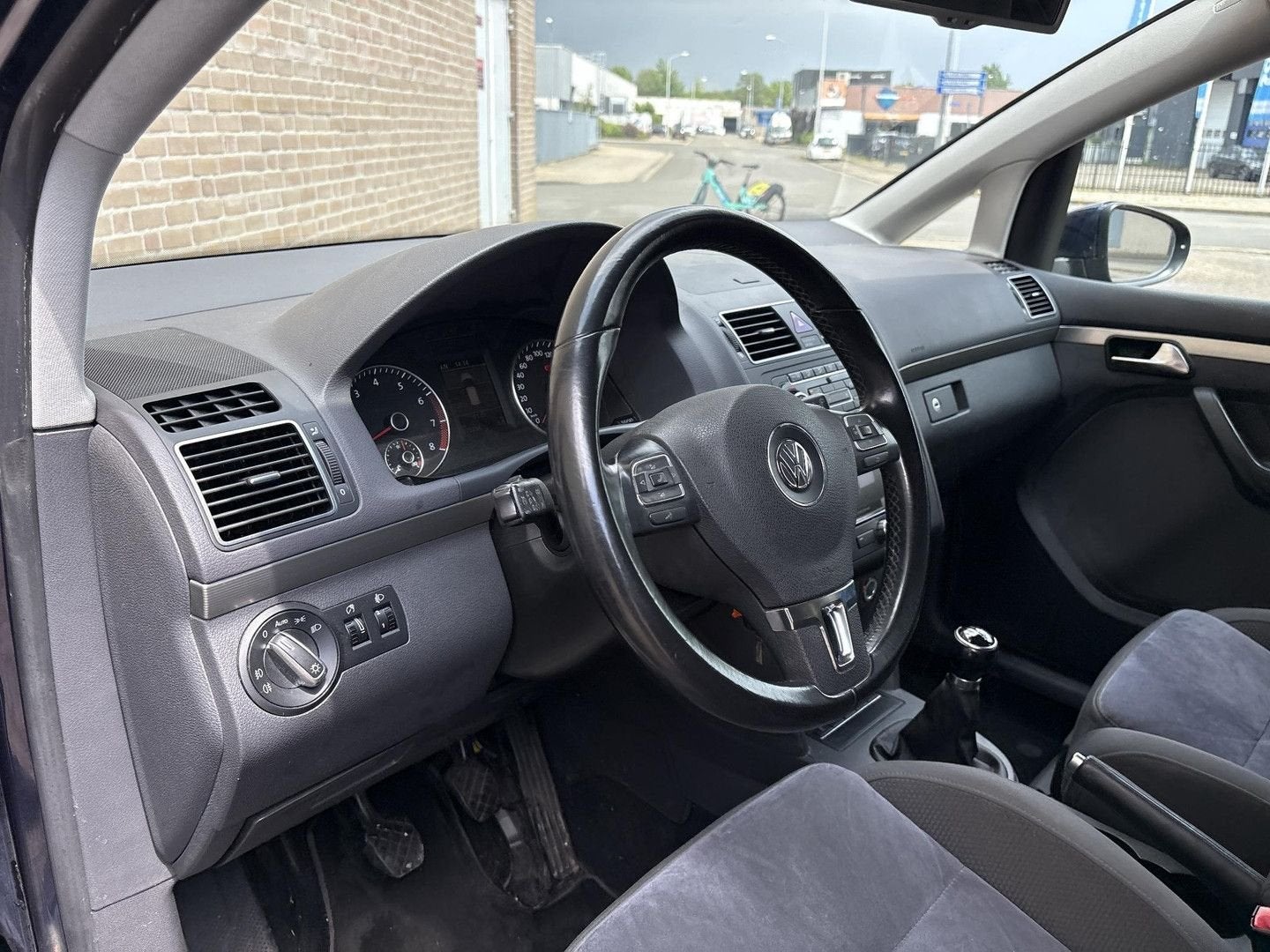 Volkswagen Touran 1.4 TSI Highline 7p. | 7p | Climate | Navi, Auto's, Monovolume, Zwart, Blauw, Handgeschakeld