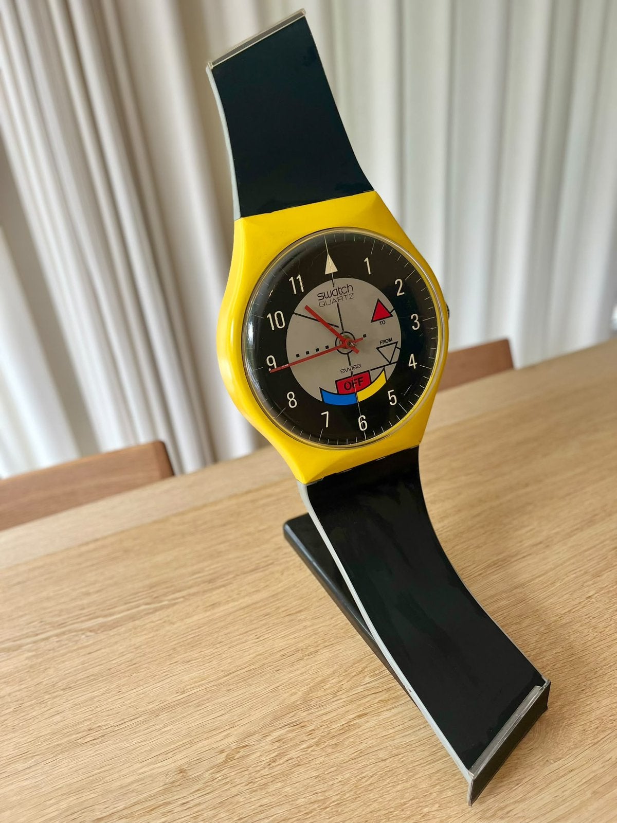 Klok Swatch retro, Enlèvement