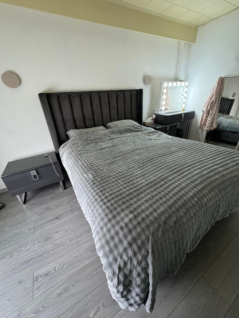 2 persoons bed, Huis en Inrichting, Slaapkamer | Bedden, Ophalen, Tweepersoons, Zo goed als nieuw, 200 cm