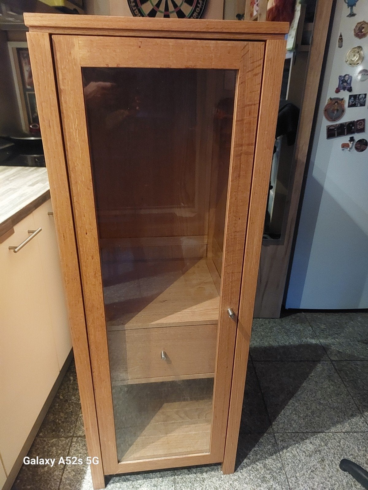 Vitrine kast, Enlèvement