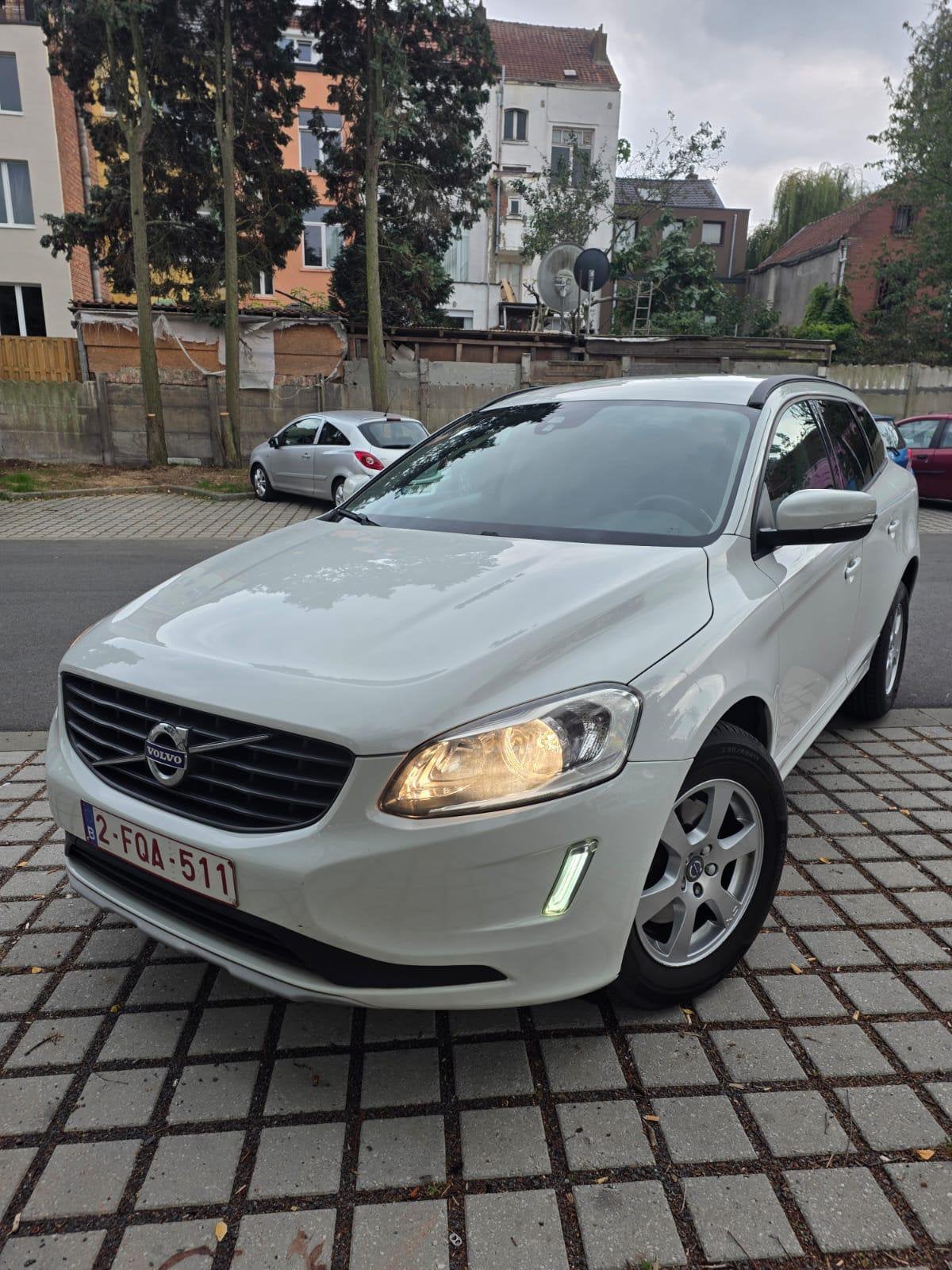VOLVO XC60 - 2017 - Boite automatique - Euro6b, Auto's, Automaat, Euro 6, Particulier, Te koop
