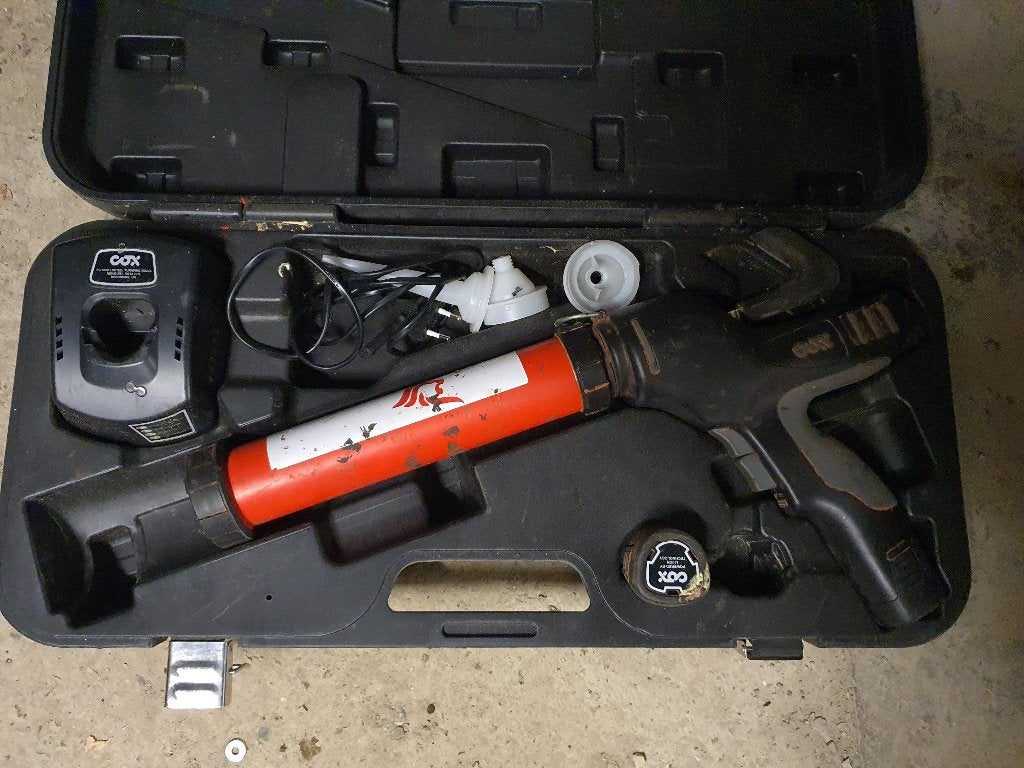 le pistolet à calfeutrer en silicone Cox avec batterie, Enlèvement, Utilisé, Pistolet à mastic, Autres marques