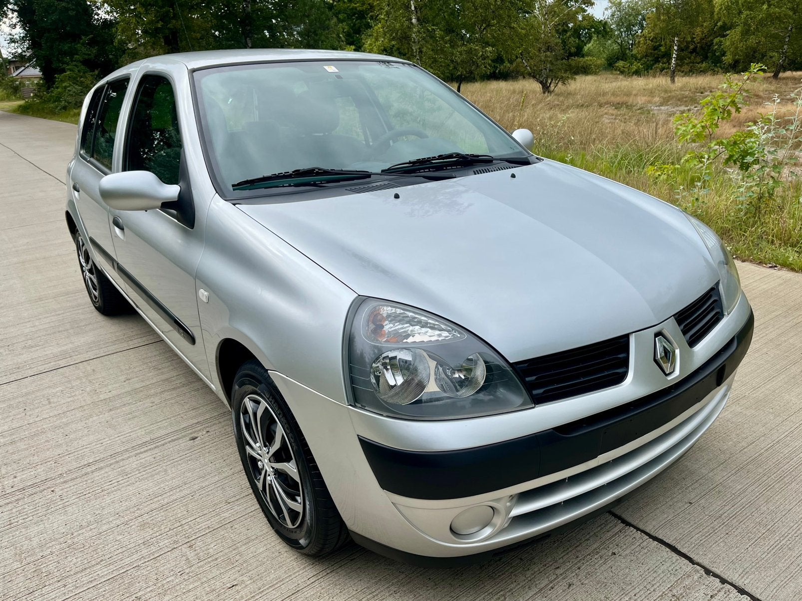 Renault Clio 1.2 Benzine 136.000km 2005 Gekeurd vvk !!!, 4 cilinders, Startonderbreker, 5 zetels, Particulier