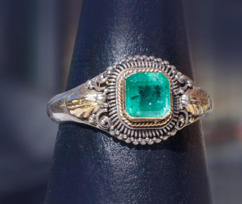 Bague en argent avec émeraude, Bijoux, Sacs & Beauté, Enlèvement ou Envoi, Plus petit que 17, Comme neuf, Vert