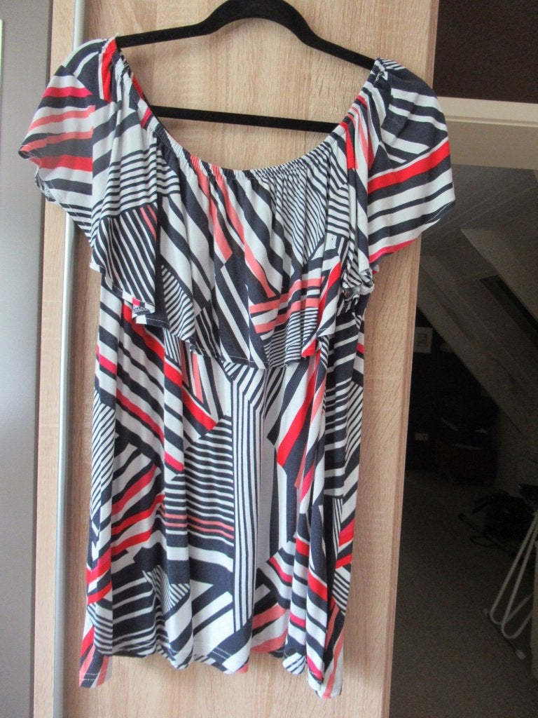 Leuk off-shoulder t-shirt, zo goed als nieuw, Kleding | Dames, Ophalen, Zo goed als nieuw, Maat 46/48 (XL) of groter, Zonder mouw