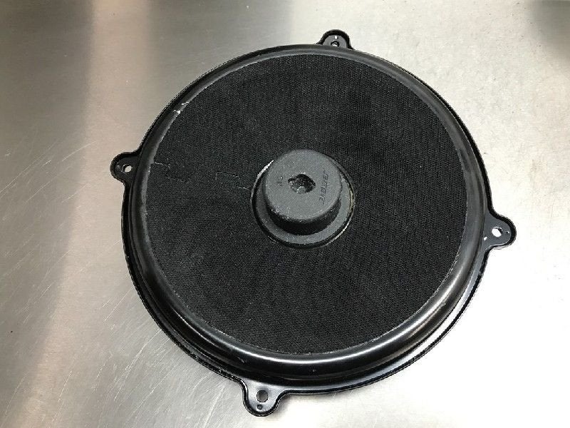 SUBWOOFER Mazda CX-7 (01-2007/03-2013) (|EG2366960|), Utilisé, Mazda