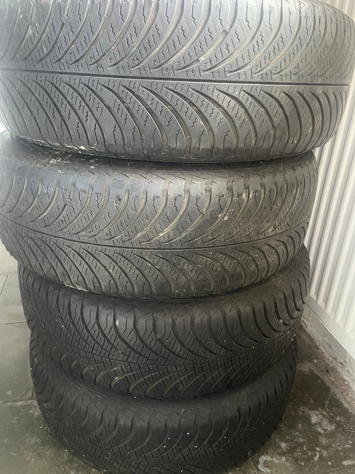 Banden Goodyear, Ophalen, Gebruikt