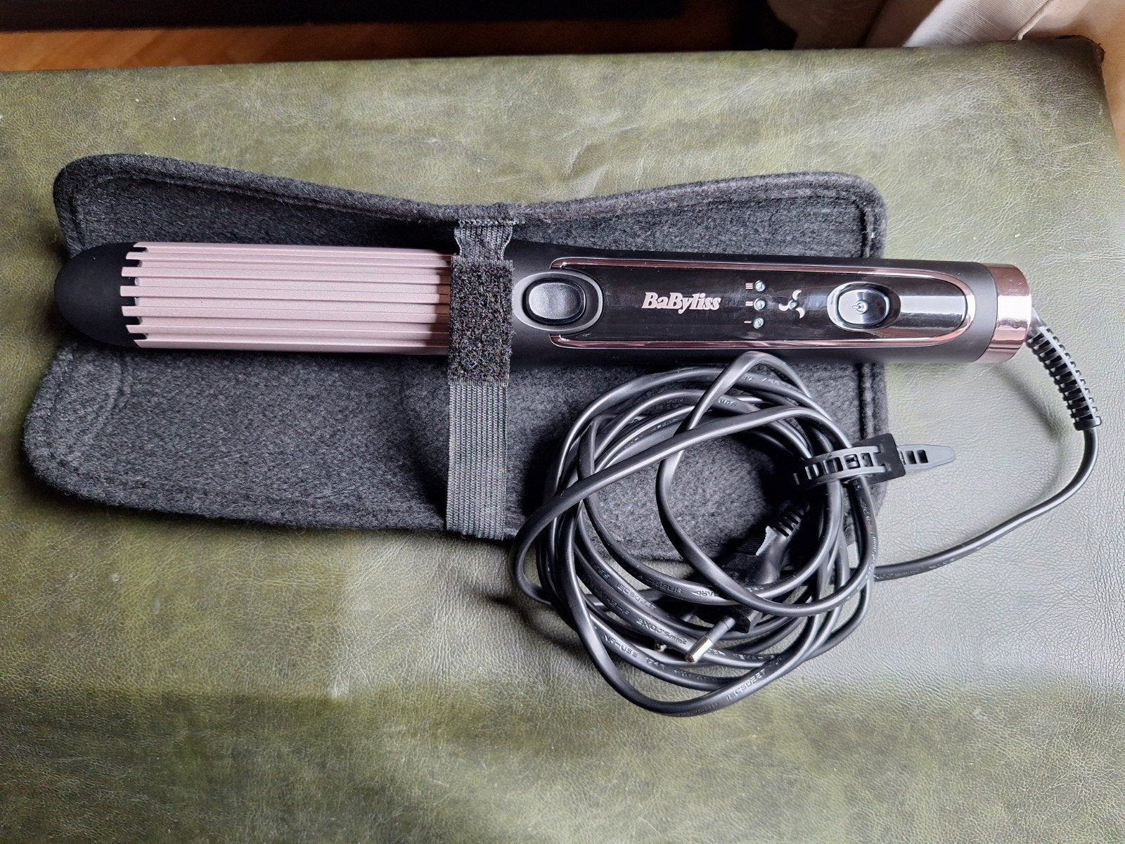 Dit is de BaByliss Curl Styler Luxe C112E, een 36mm krultang, Ophalen of Verzenden