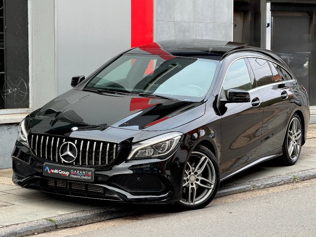 Mercedes CLA 200d ///AMG *BT-Auto*1 jaar garantie*Zonnedak*, Auto's, 4 cilinders, Alcantara, Zwart, 5 deurs